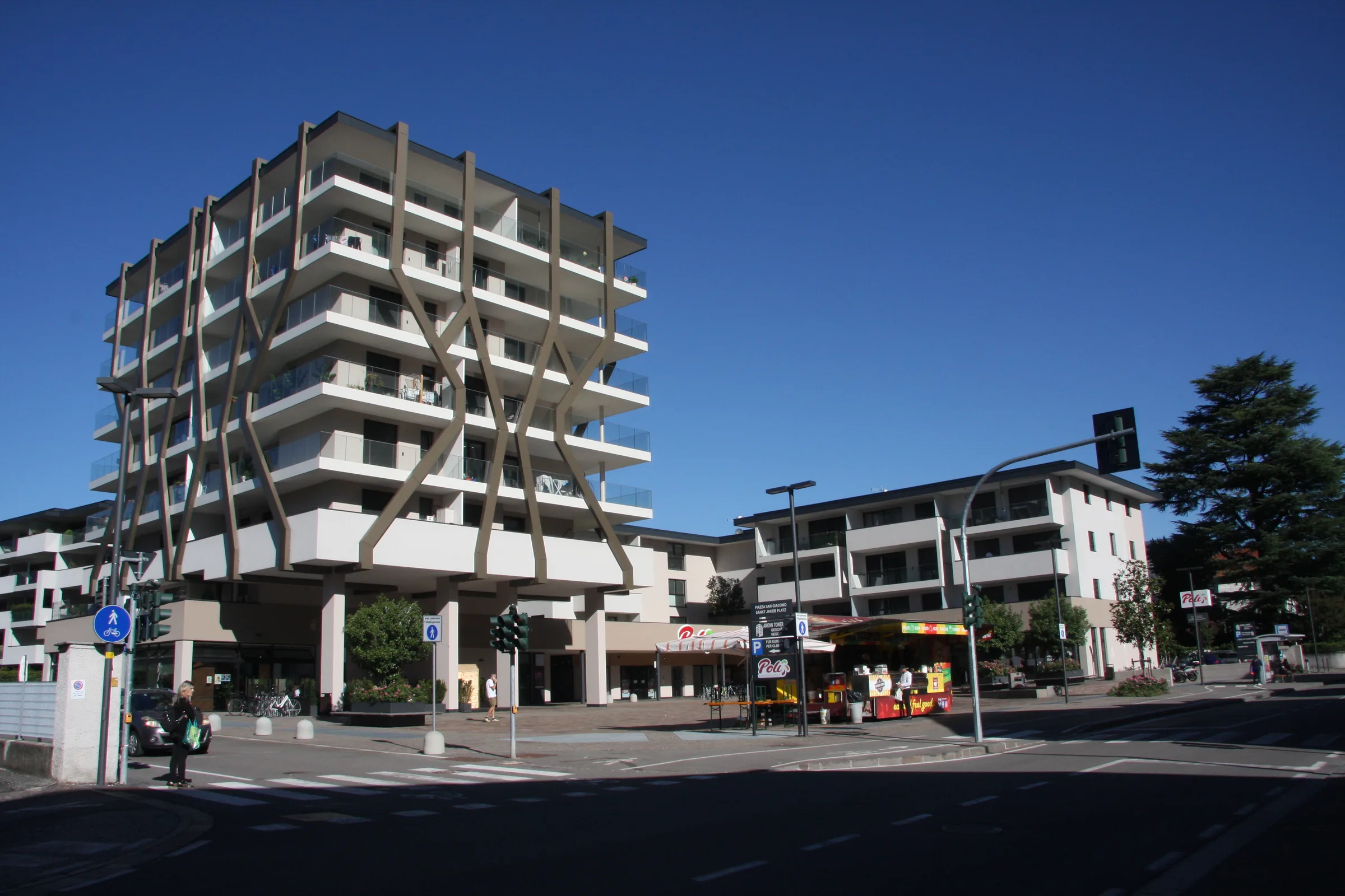 Residence Amonn in St. Jakob bei Leifers, Ansicht vom Dorfplatz mit dem Turm